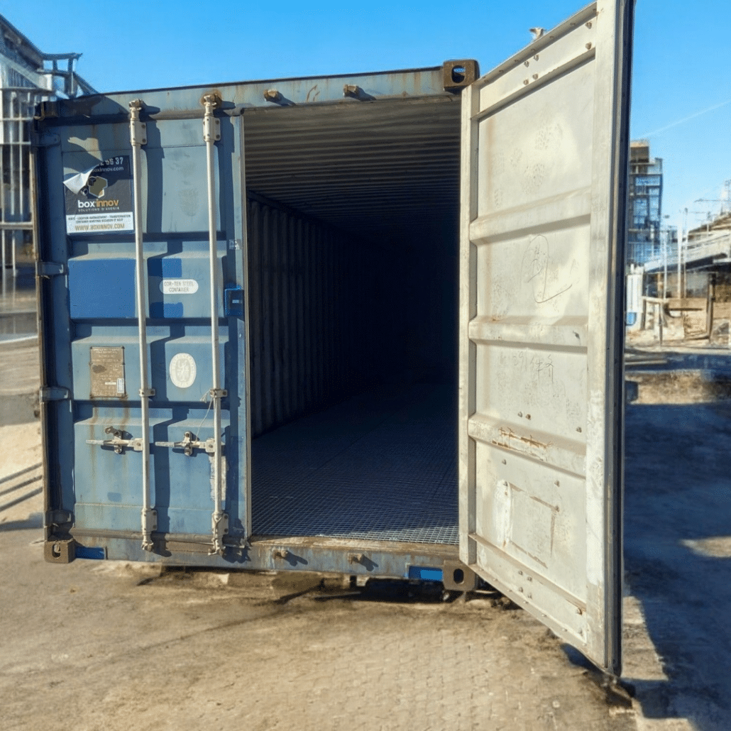 Container phytosanitaire dans une zone industriel