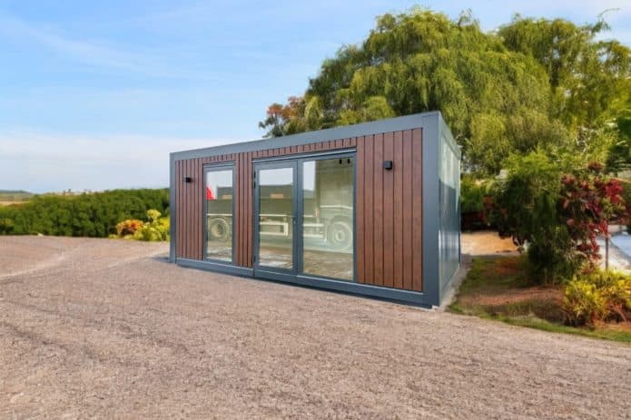 BUREAU DE JARDIN